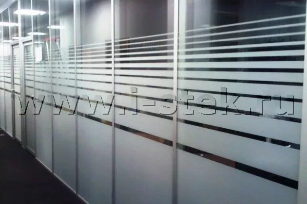 Пленка Matte white для матирования офисных перегородок